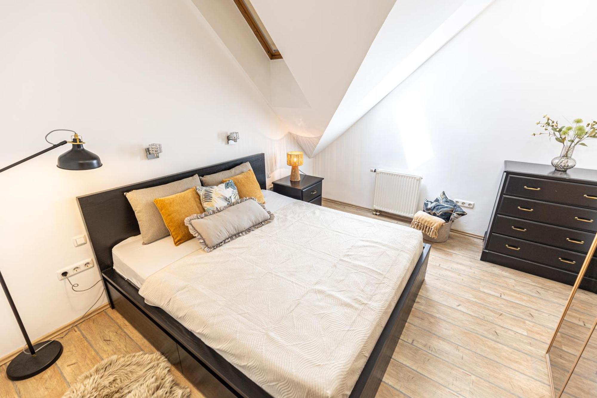 Gozsdu White Raven 504 With Free Underground Parking Apartmán *